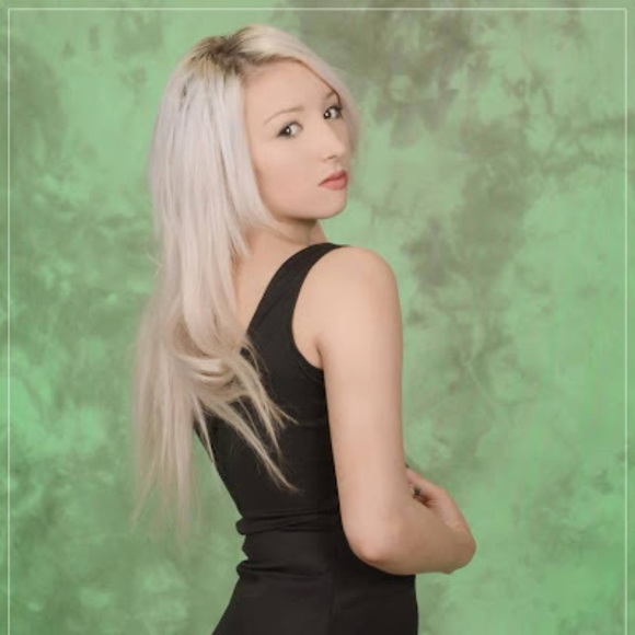 Meet your Posher, Lauren - Picture 1 of 1